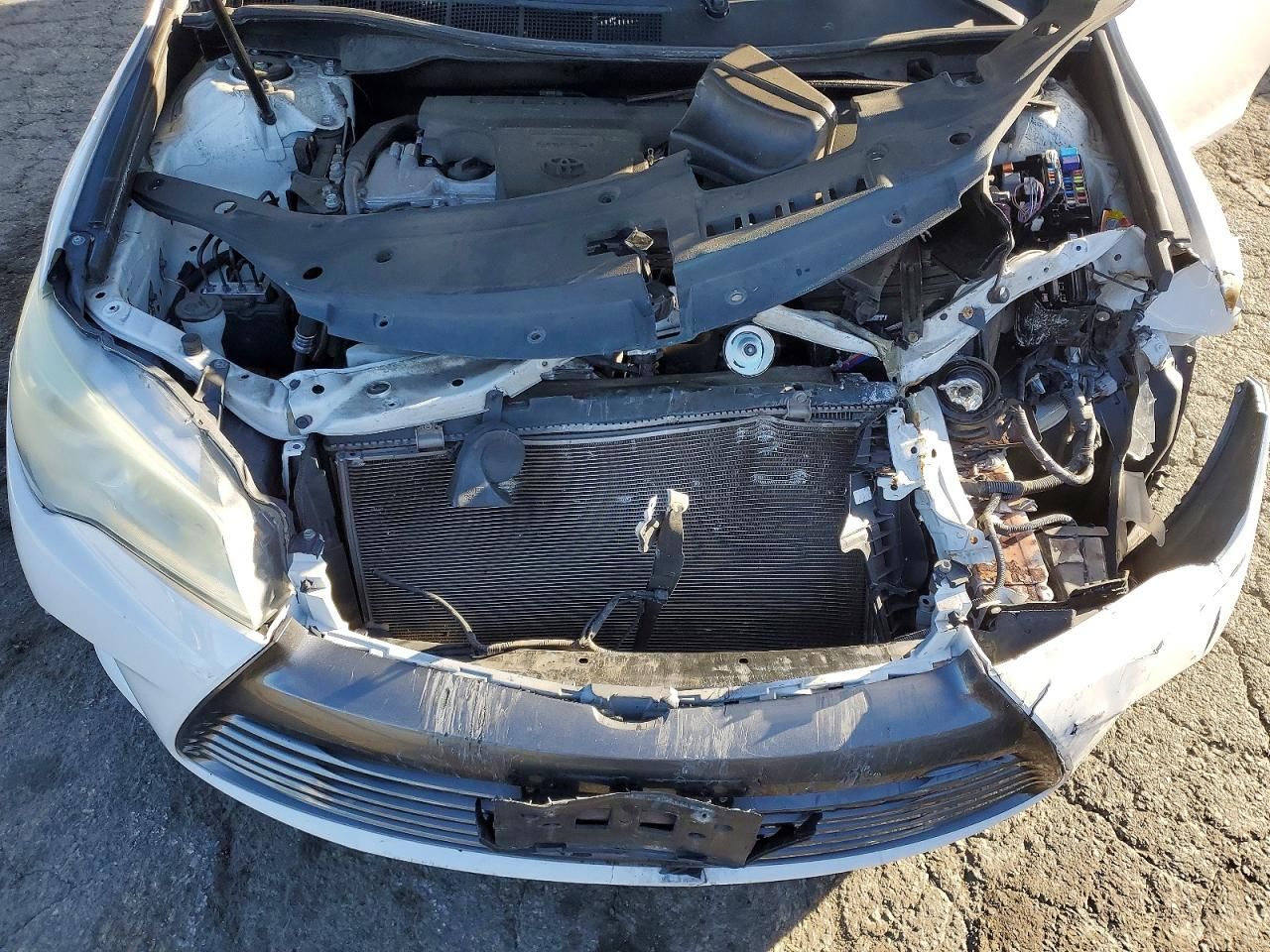 2016 Toyota Camry le