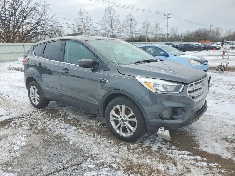 2019 Ford Escape se