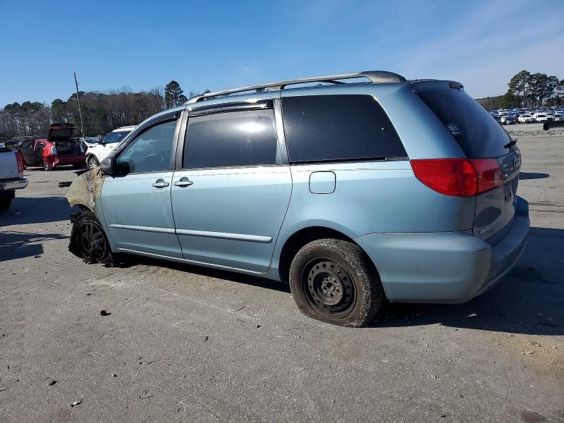 2006 Toyota Sienna le 7 Passenger