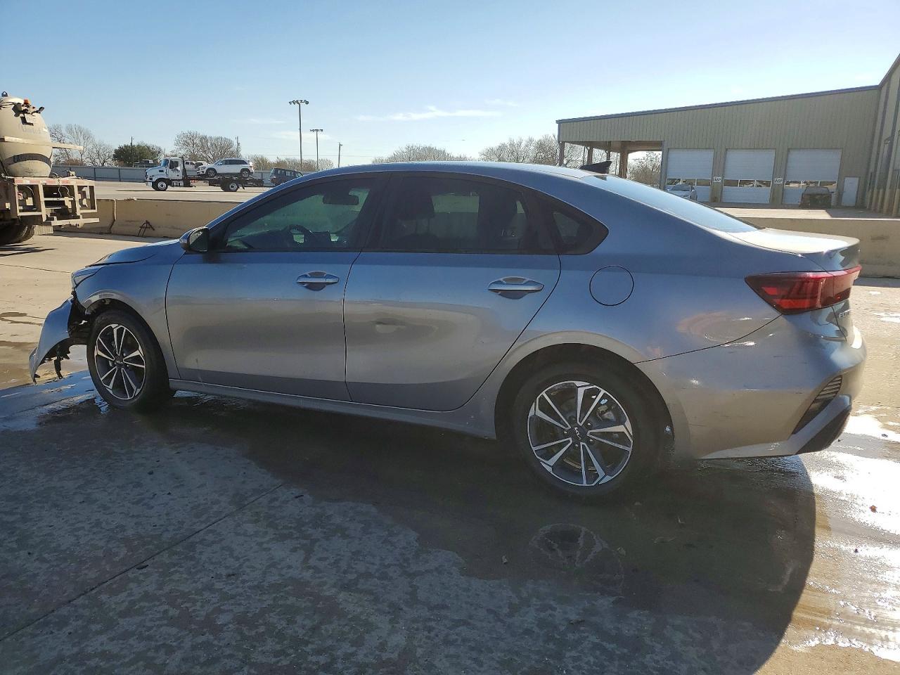 2024 KIA Forte lx