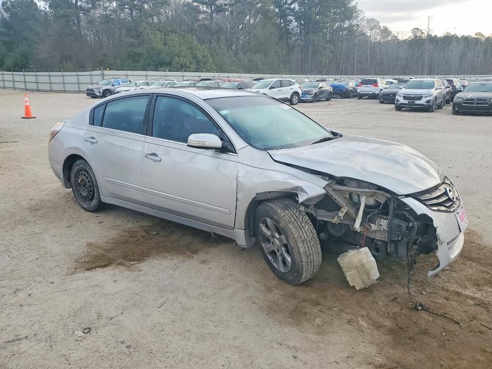 2010 Nissan Altima Base