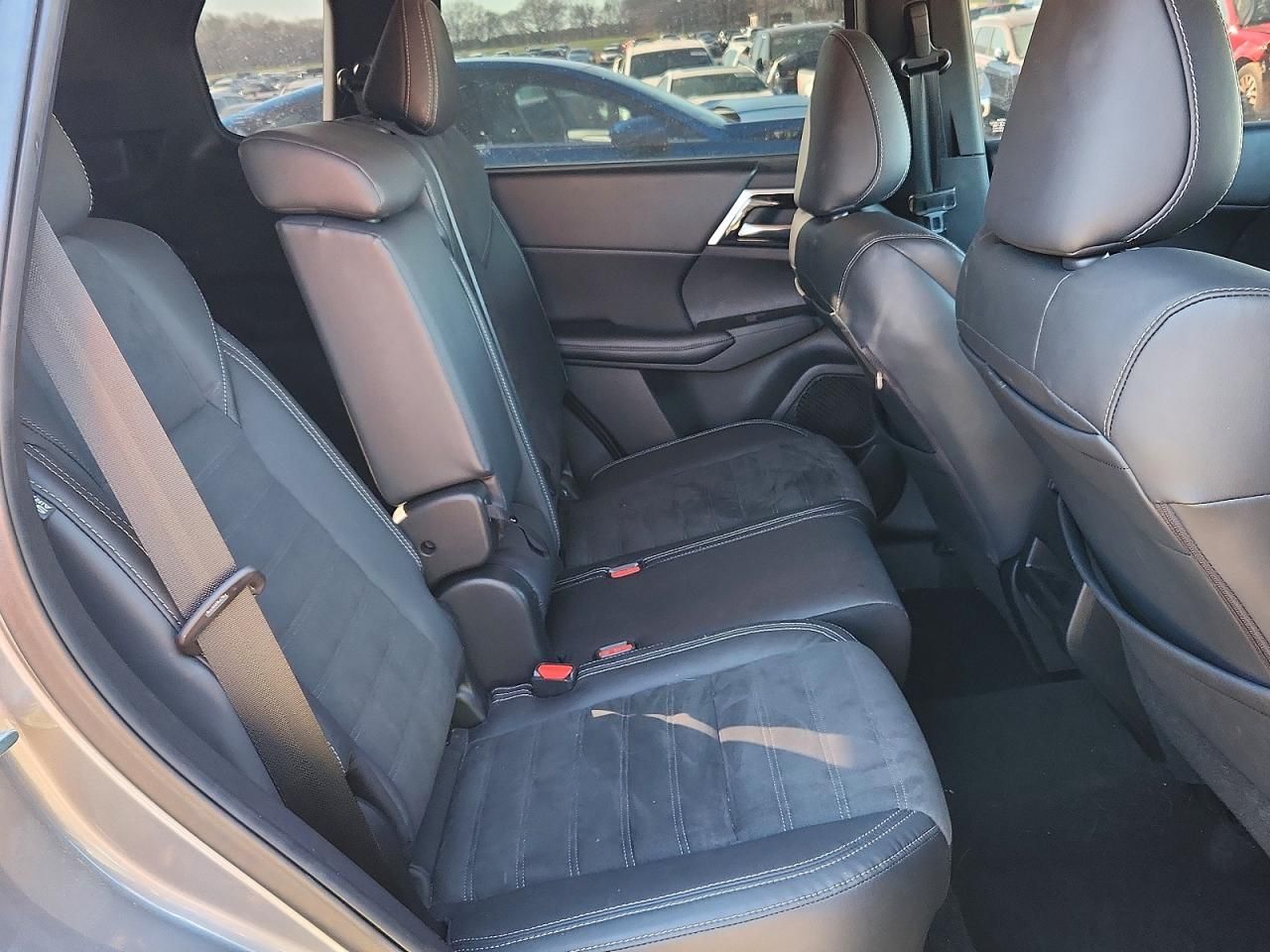 2022 Mitsubishi Outlander se