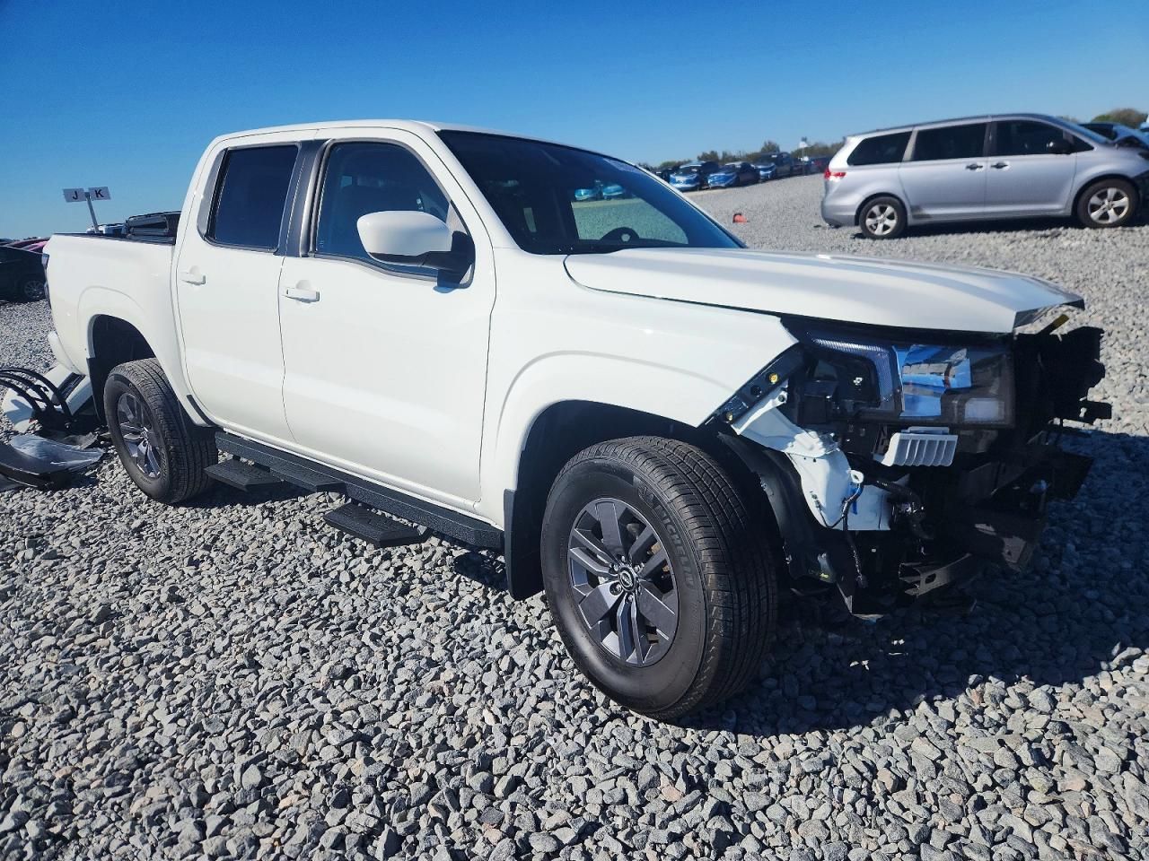 2025 Nissan Frontier s