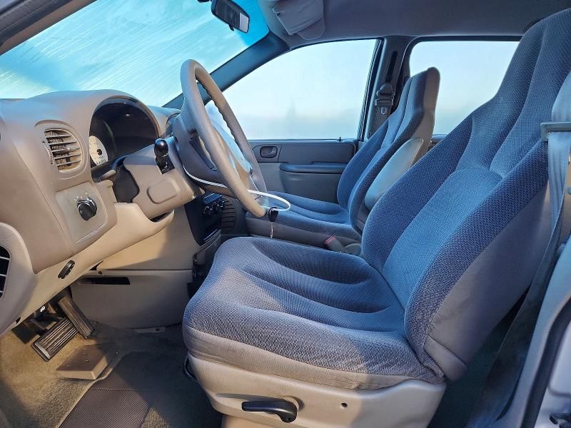 2001 Chrysler Voyager