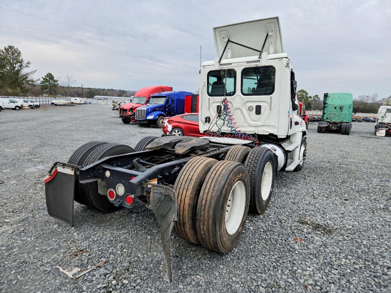 2016 Freightliner Cascadia 125 Semi Truck