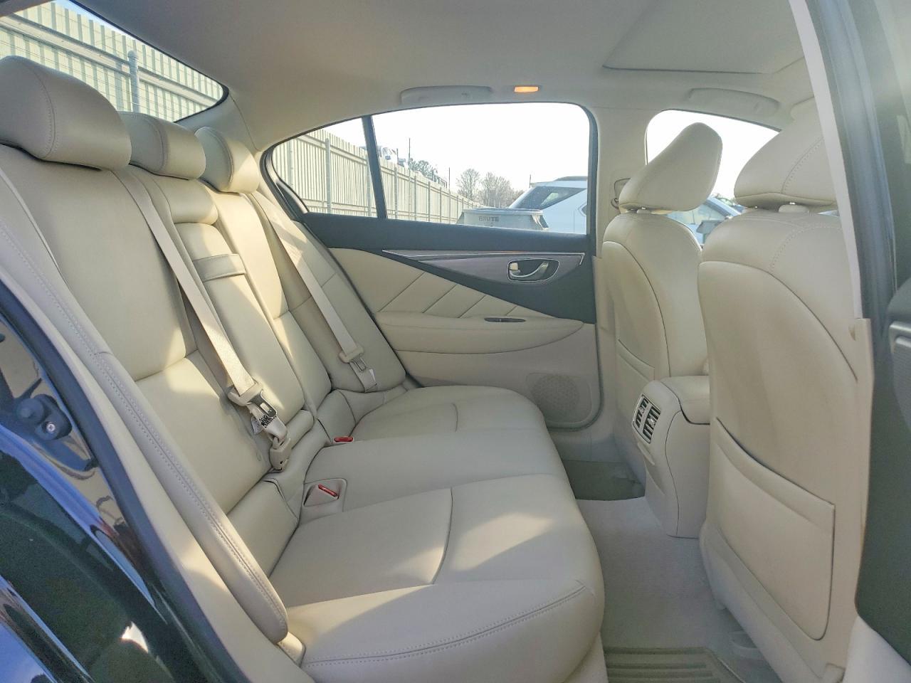 2015 Infiniti Q50 Base