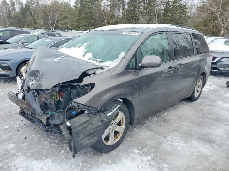 2011 Toyota Sienna le