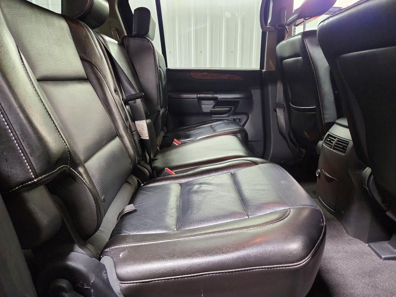 2010 Nissan Armada se