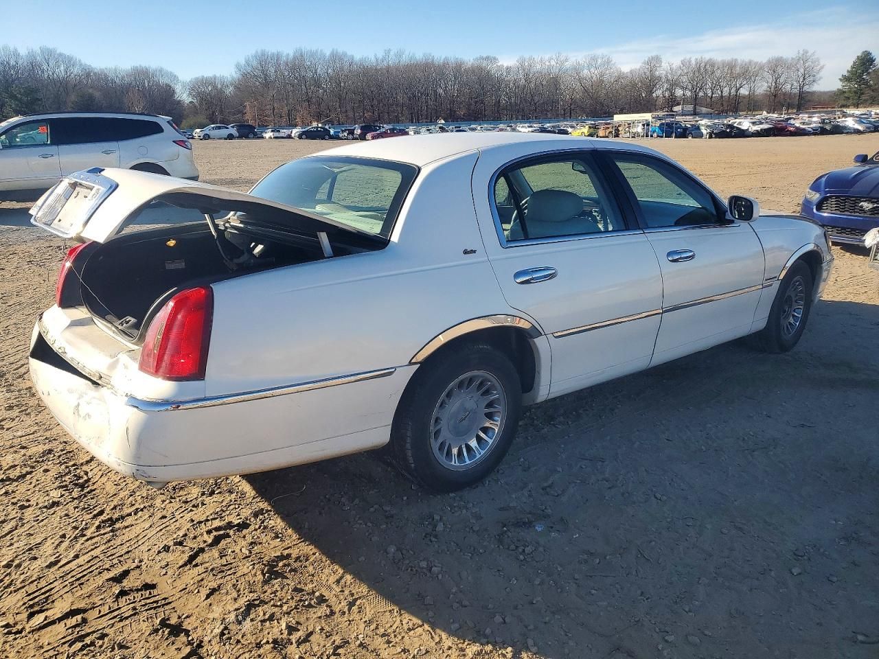 2002 Lincoln Town car Cartier