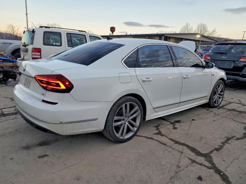 2017 Volkswagen Passat R-line