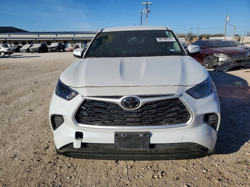 2023 Toyota Highlander l