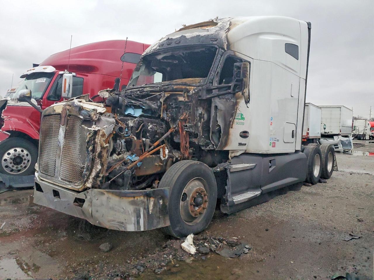 2022 Kenworth T680 Semi Truck