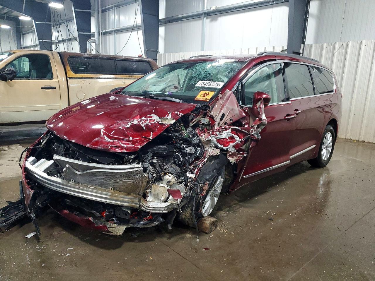 2017 Chrysler Pacifica Touring l