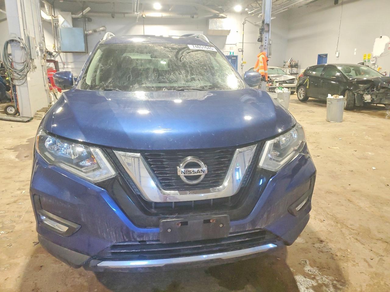 2017 Nissan Rogue sv