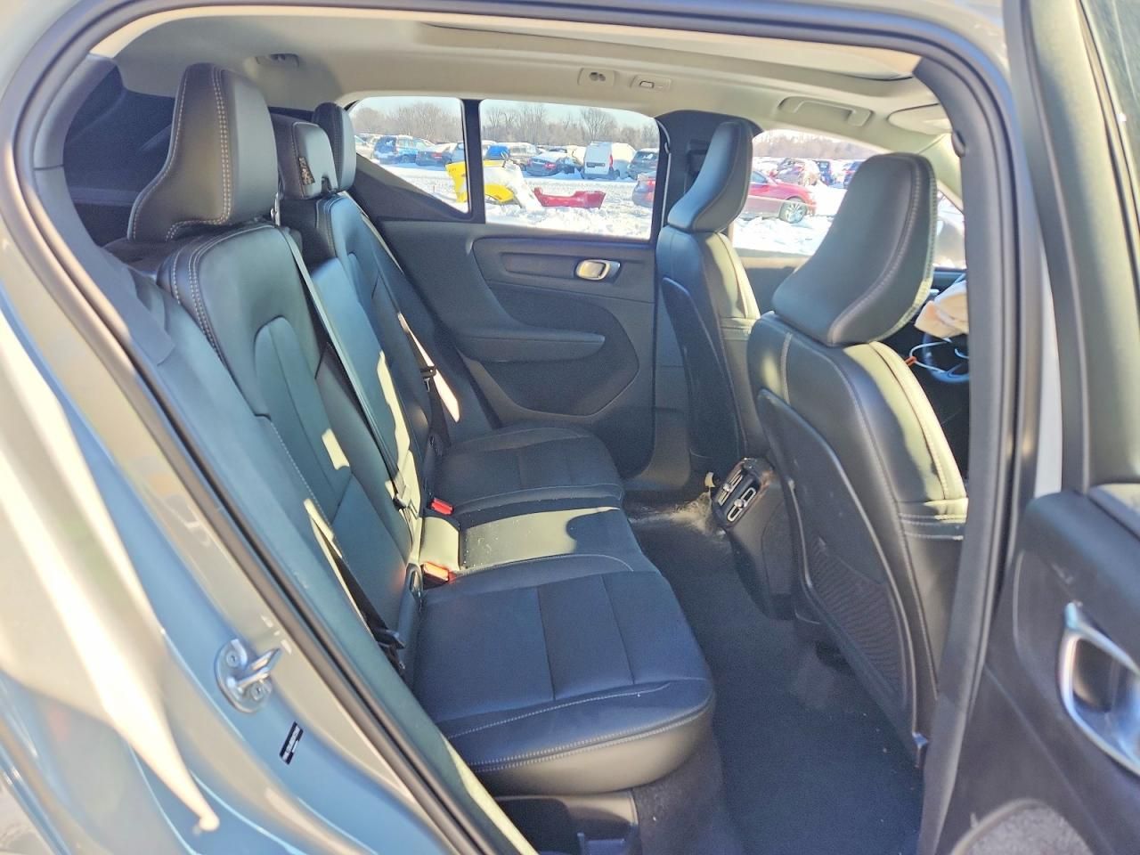 2025 Volvo Xc40 Core