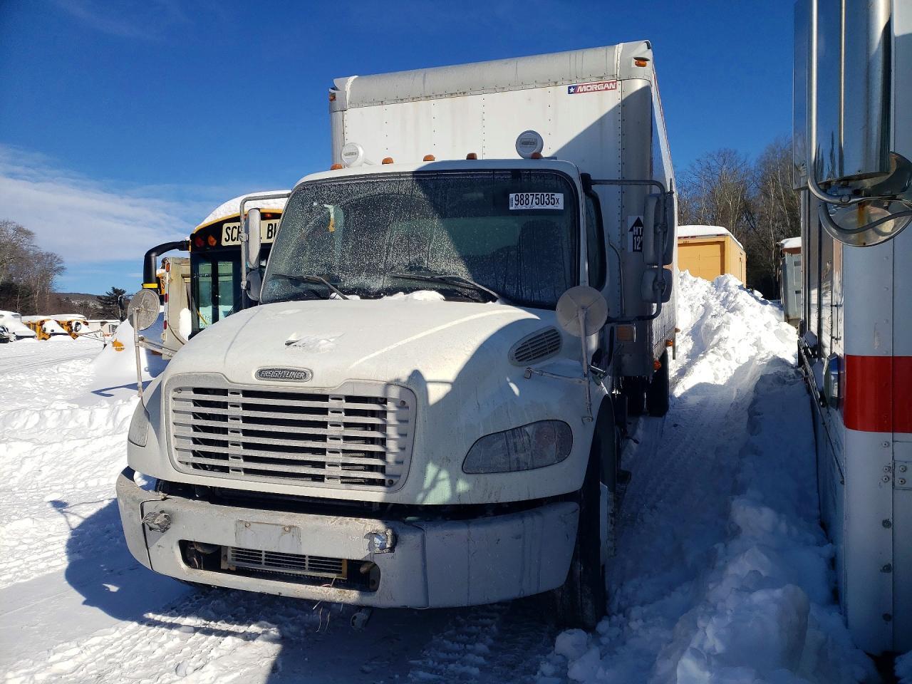 2013 Freightliner Business Class M2 BOX Truck