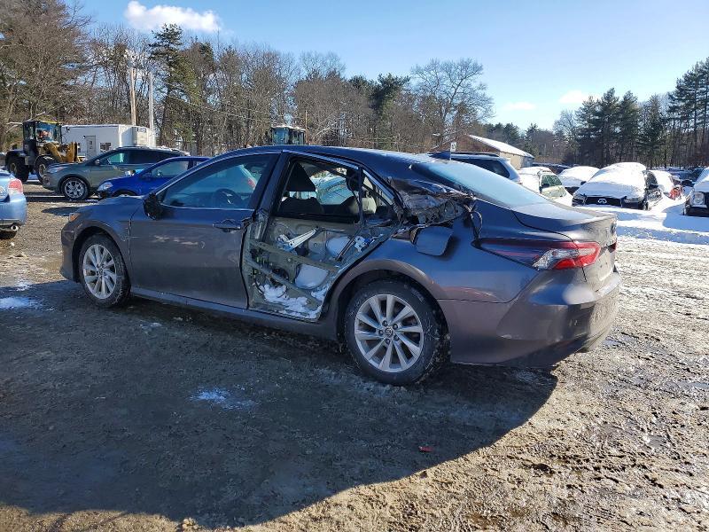 2021 Toyota Camry le
