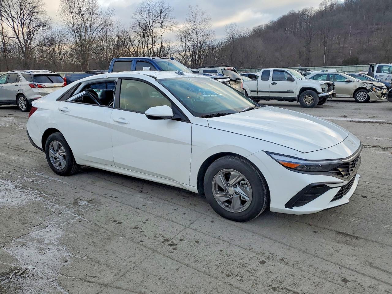 2025 Hyundai Elantra se