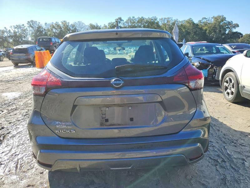 2022 Nissan Kicks s