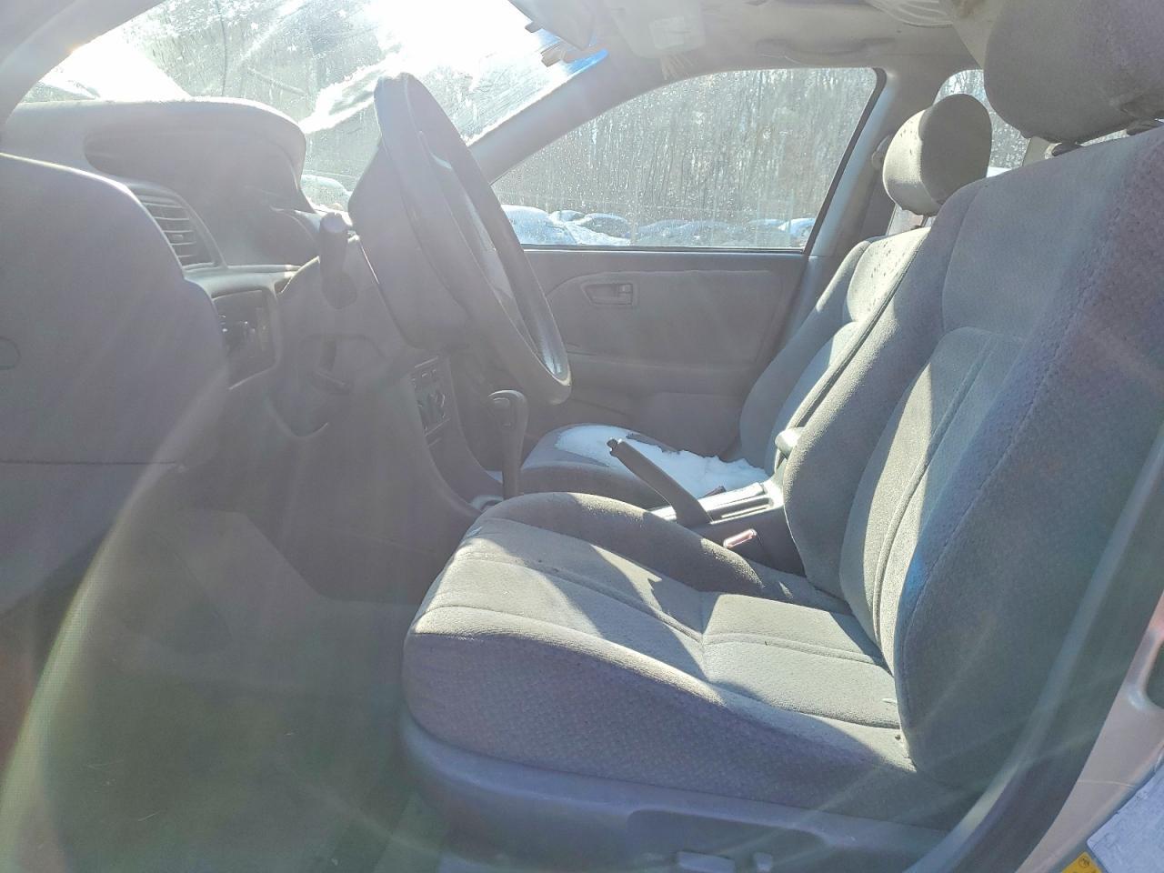 2000 Toyota Camry le