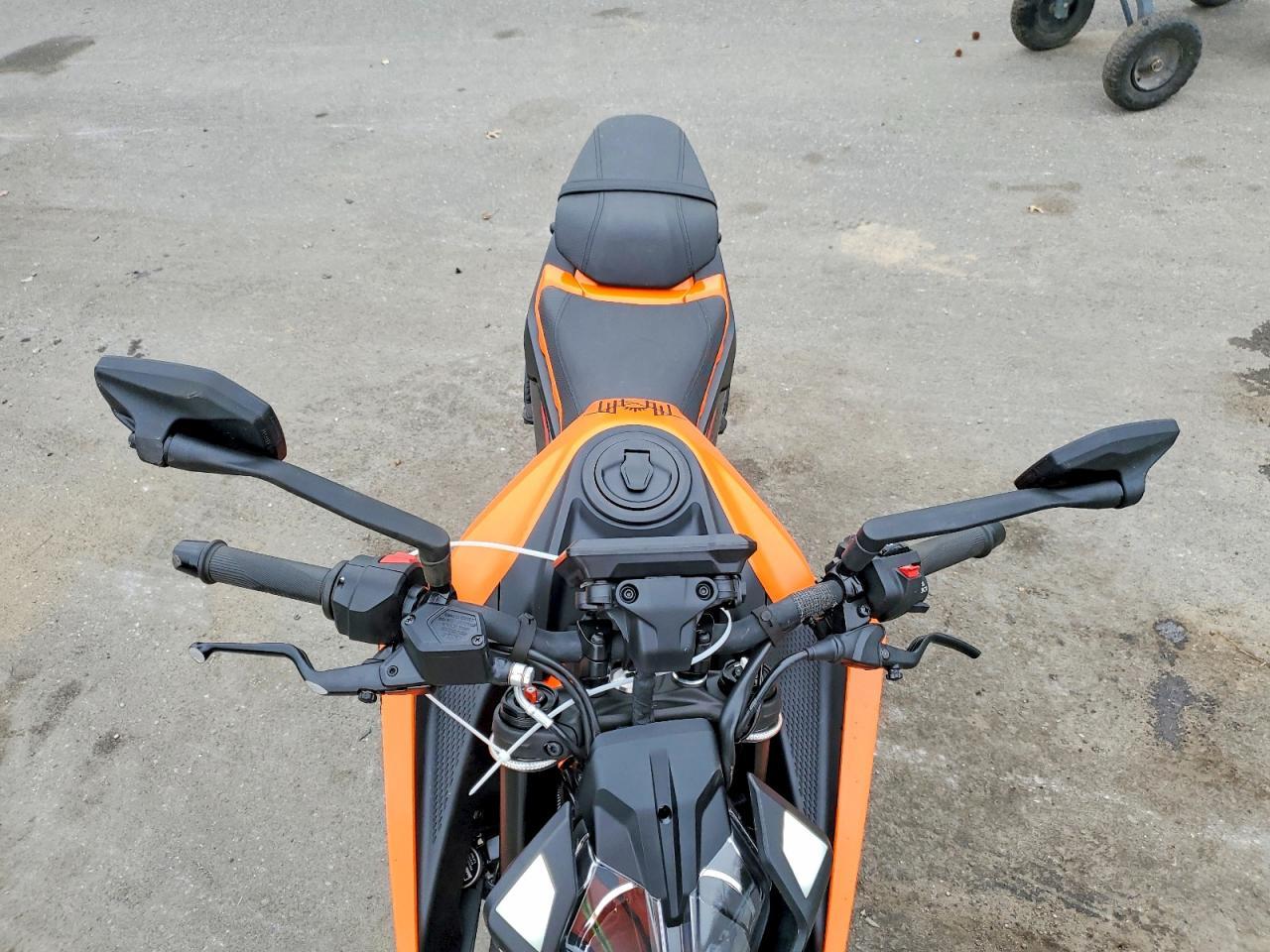 2025 KTM 390 Duke