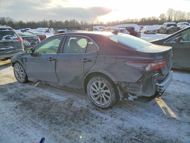 2024 Toyota Camry le