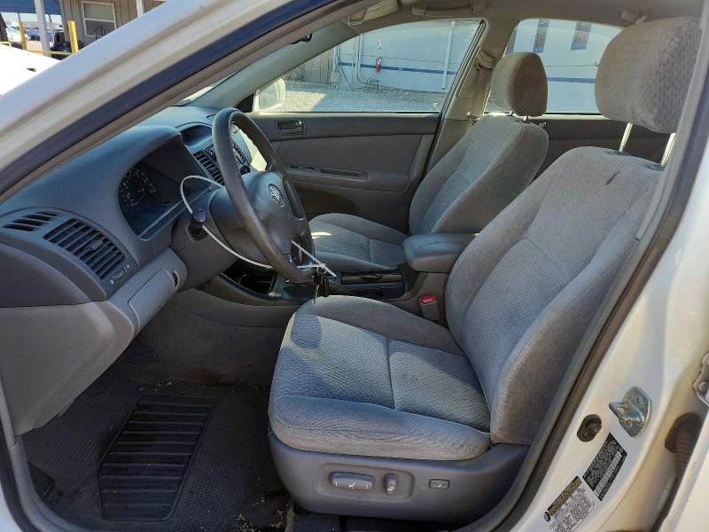 2004 Toyota Camry le