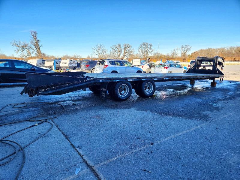 2014 Starlight Flatbed 32'