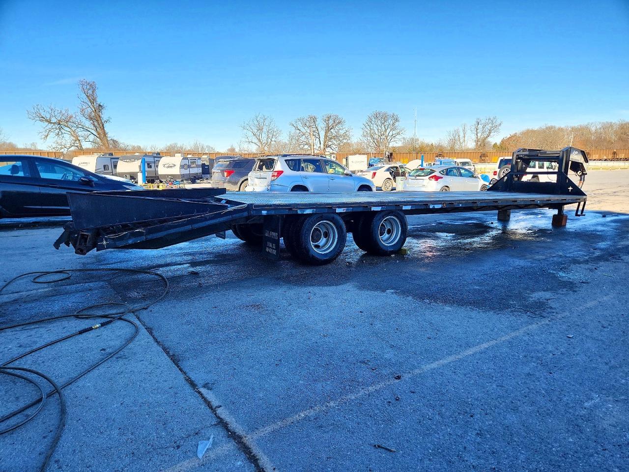 2014 Starlight Flatbed 32'
