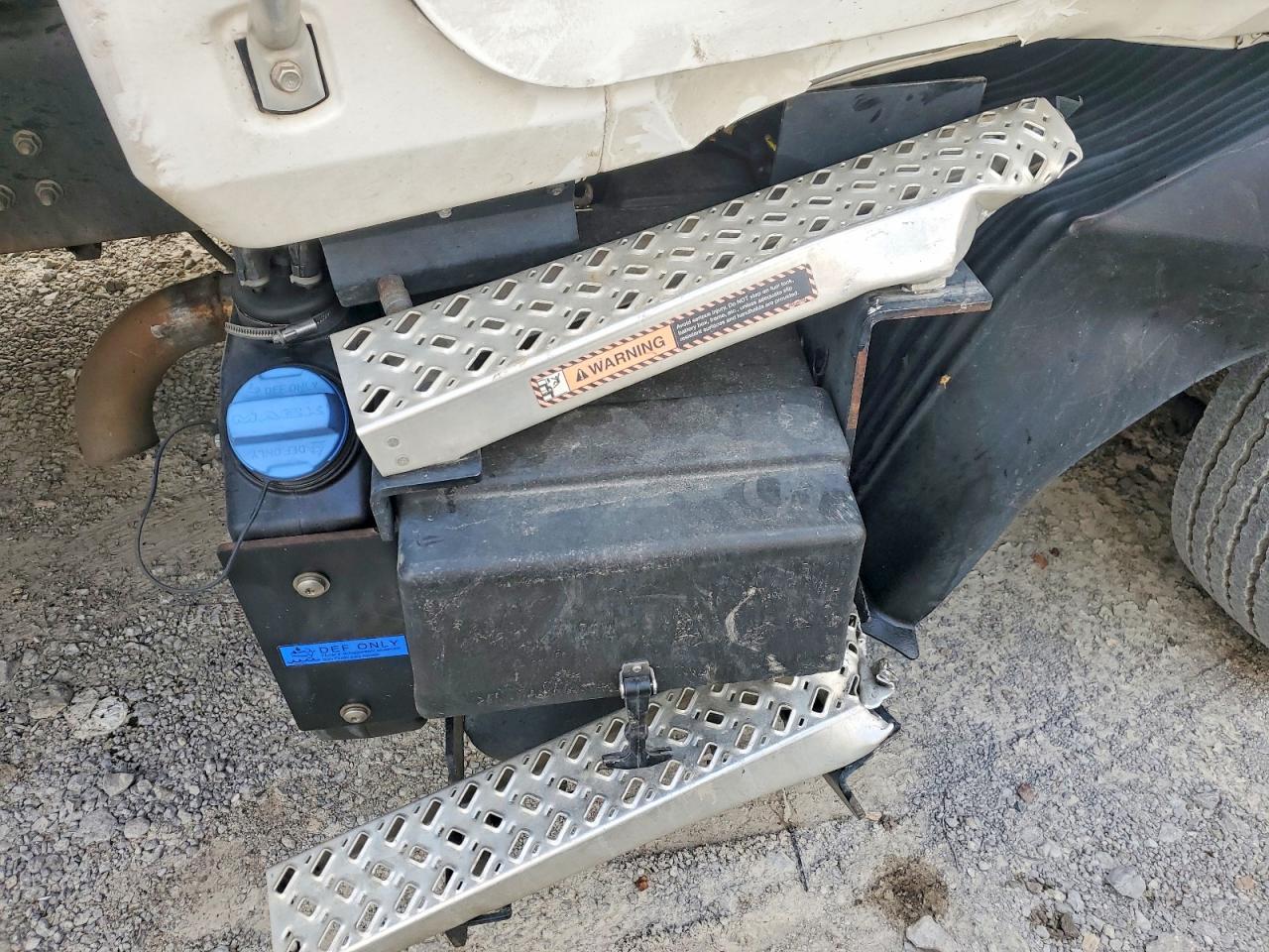 2022 Mack MD Rollback Truck