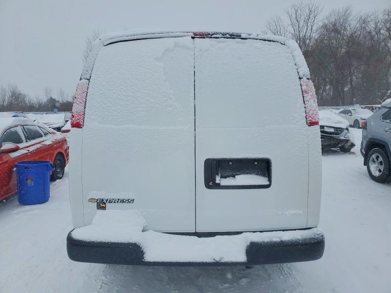 2025 Chev Express G2500