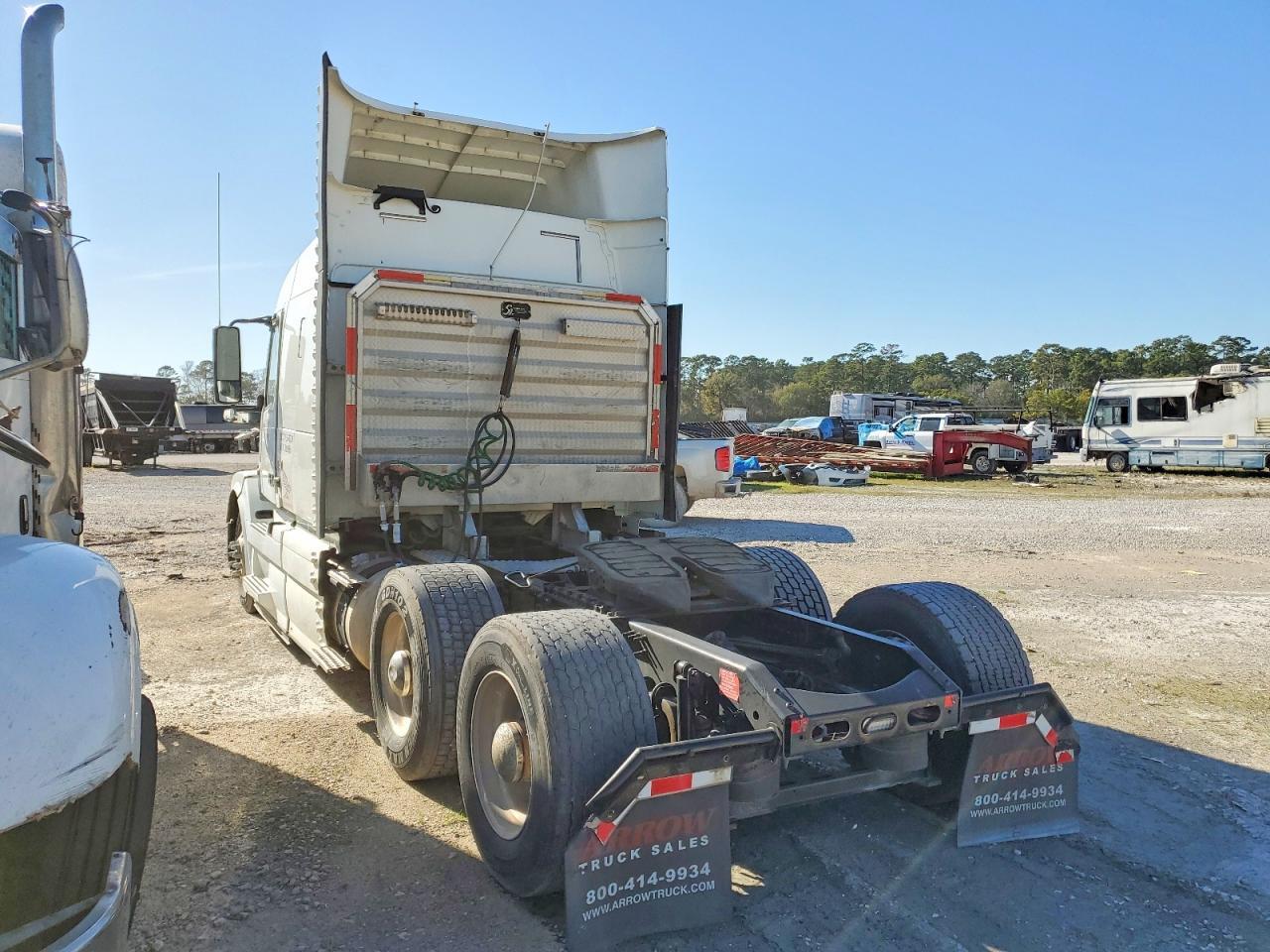 2017 Volvo VNL Semi Truck
