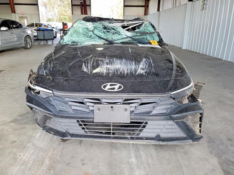 2024 Hyundai Elantra se