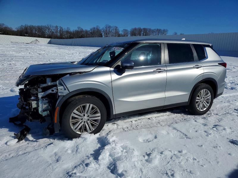 2022 Mitsubishi Outlander es