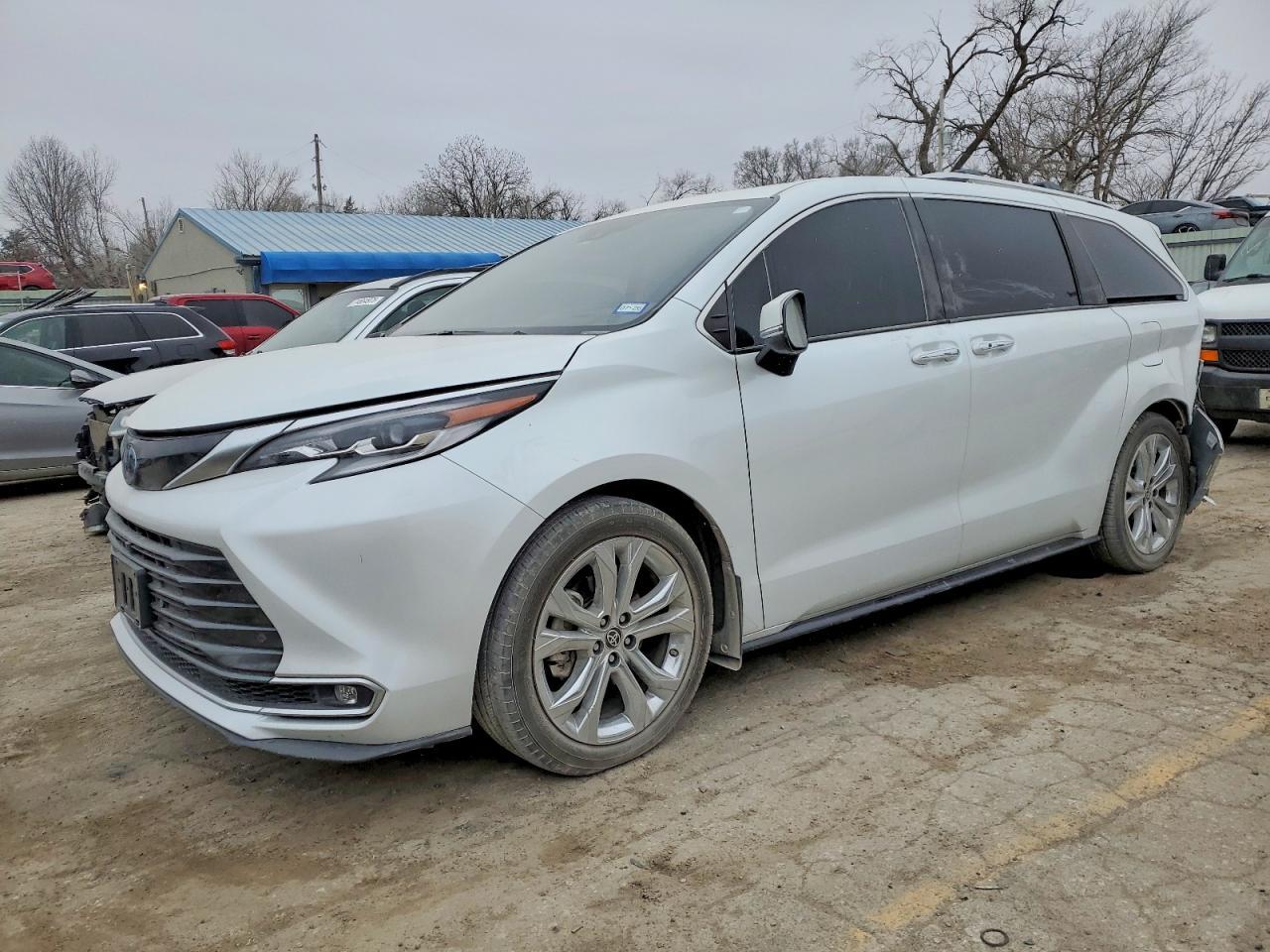 2022 Toyota Sienna Limited