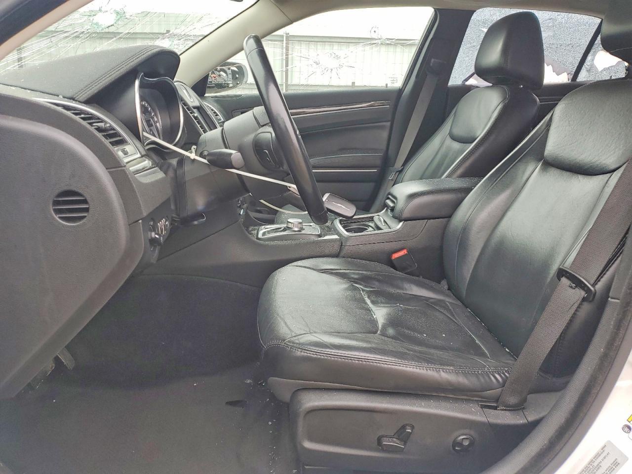 2016 Chrysler 300 Limited