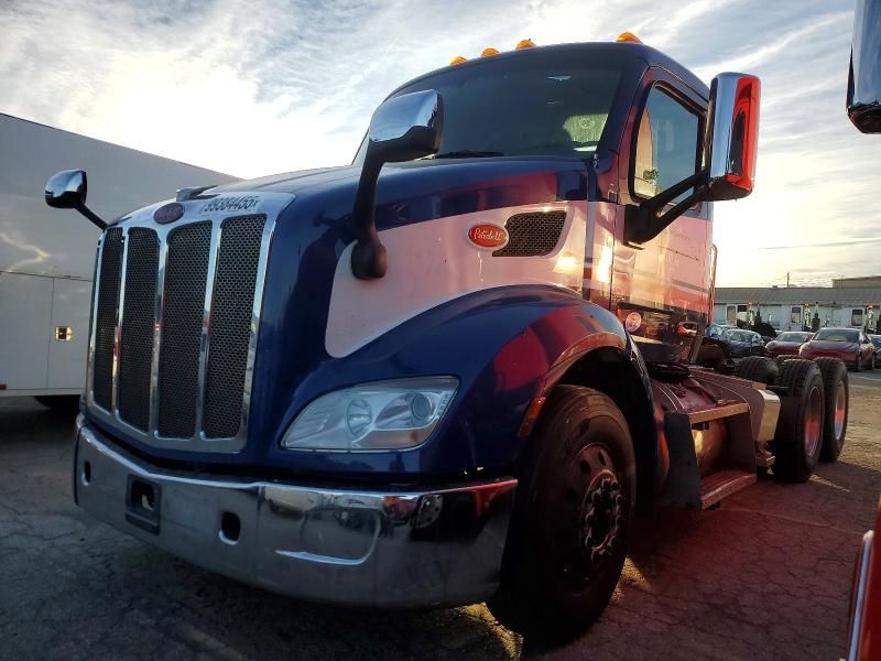2018 Peterbilt 579 Semi Truck