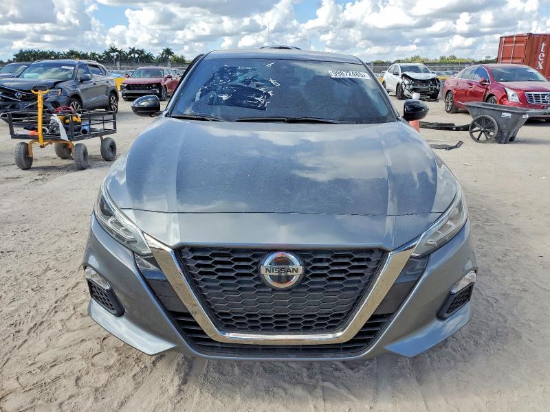 2021 Nissan Altima sr