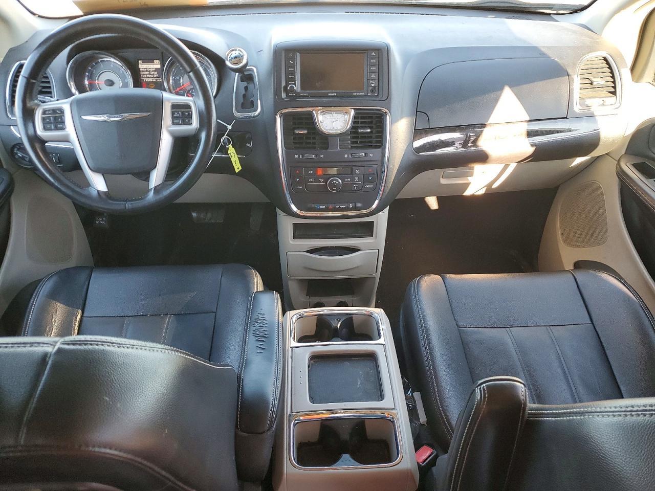 2014 Chrysler Town & Country Touring