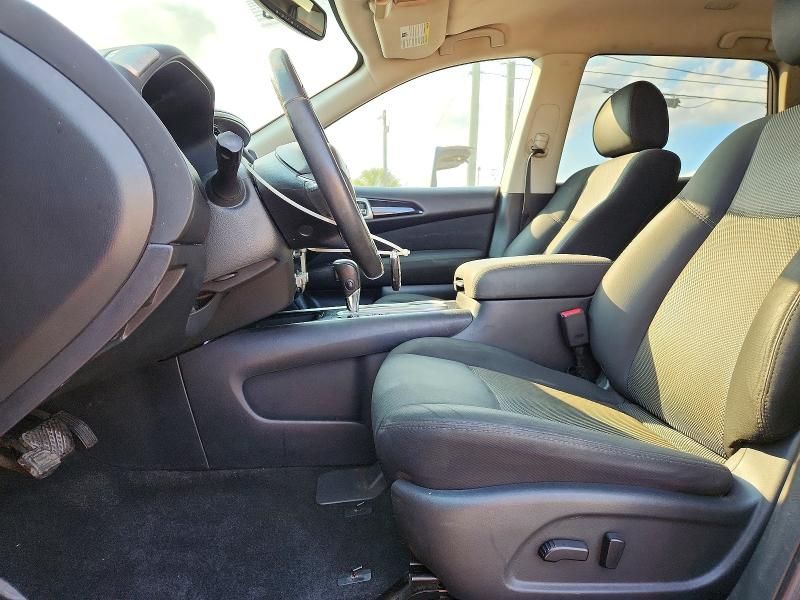 2017 Nissan Pathfinder s