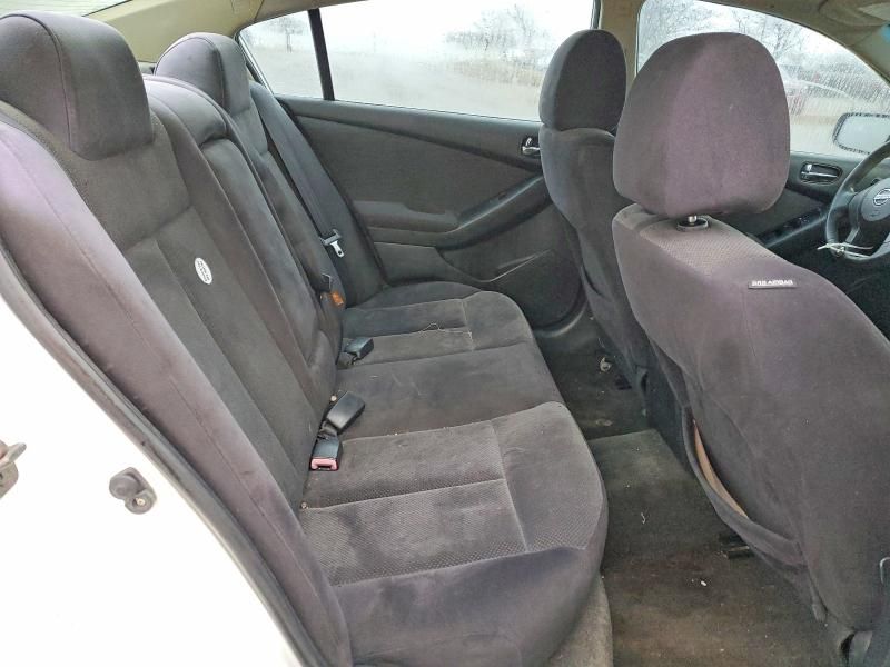 2010 Nissan Altima Base