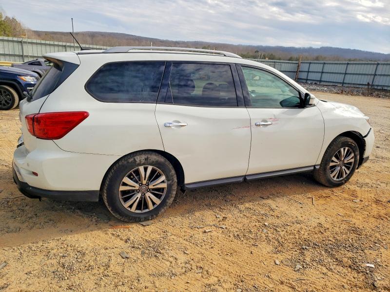 2018 Nissan Pathfinder s