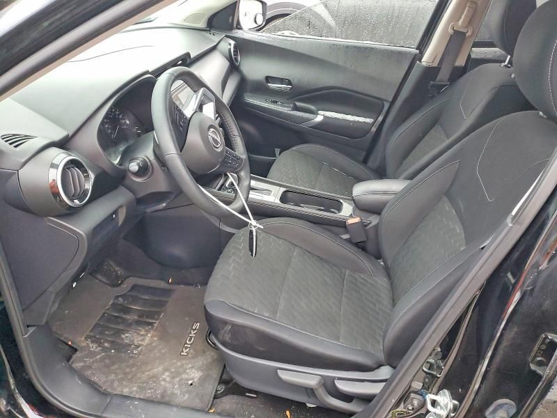 2023 Nissan Kicks sv