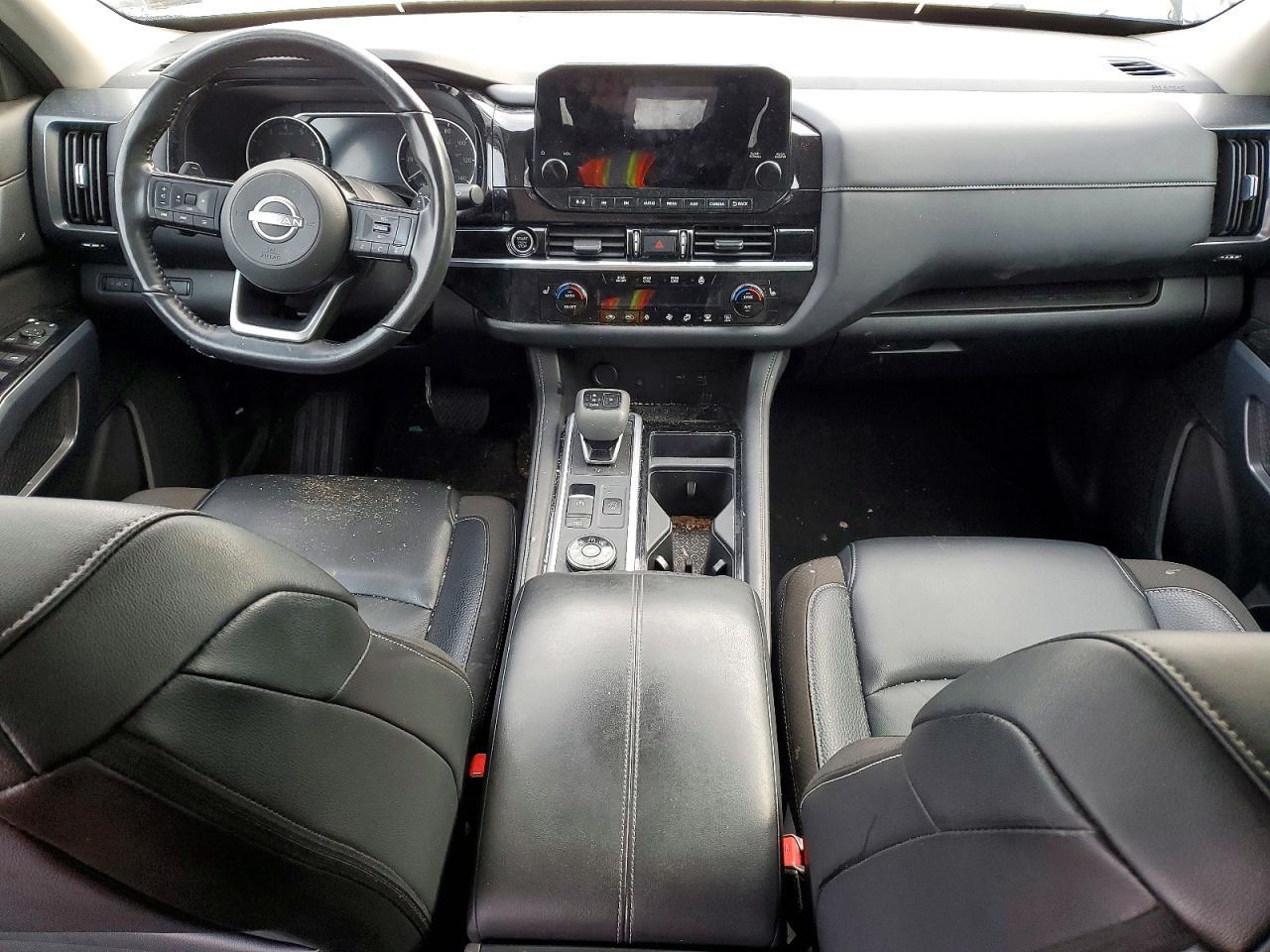 2024 Nissan Pathfinder SL