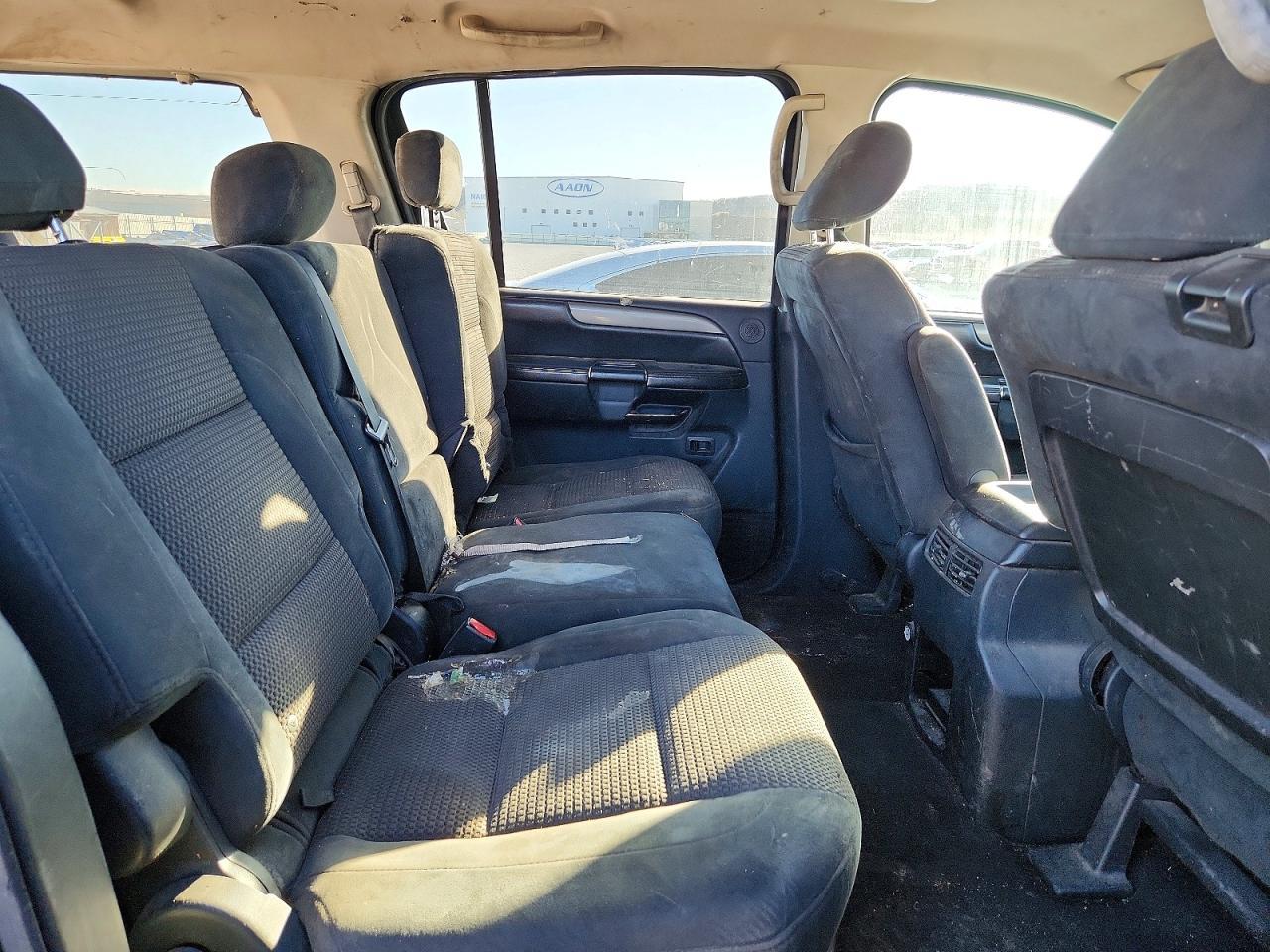 2010 Nissan Armada se