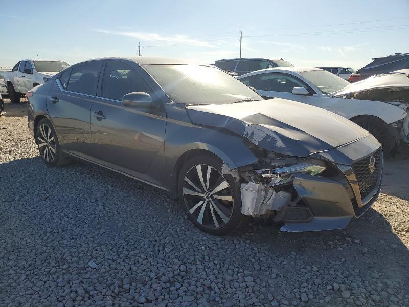 2020 Nissan Altima sr