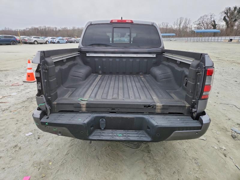 2022 Nissan Frontier s