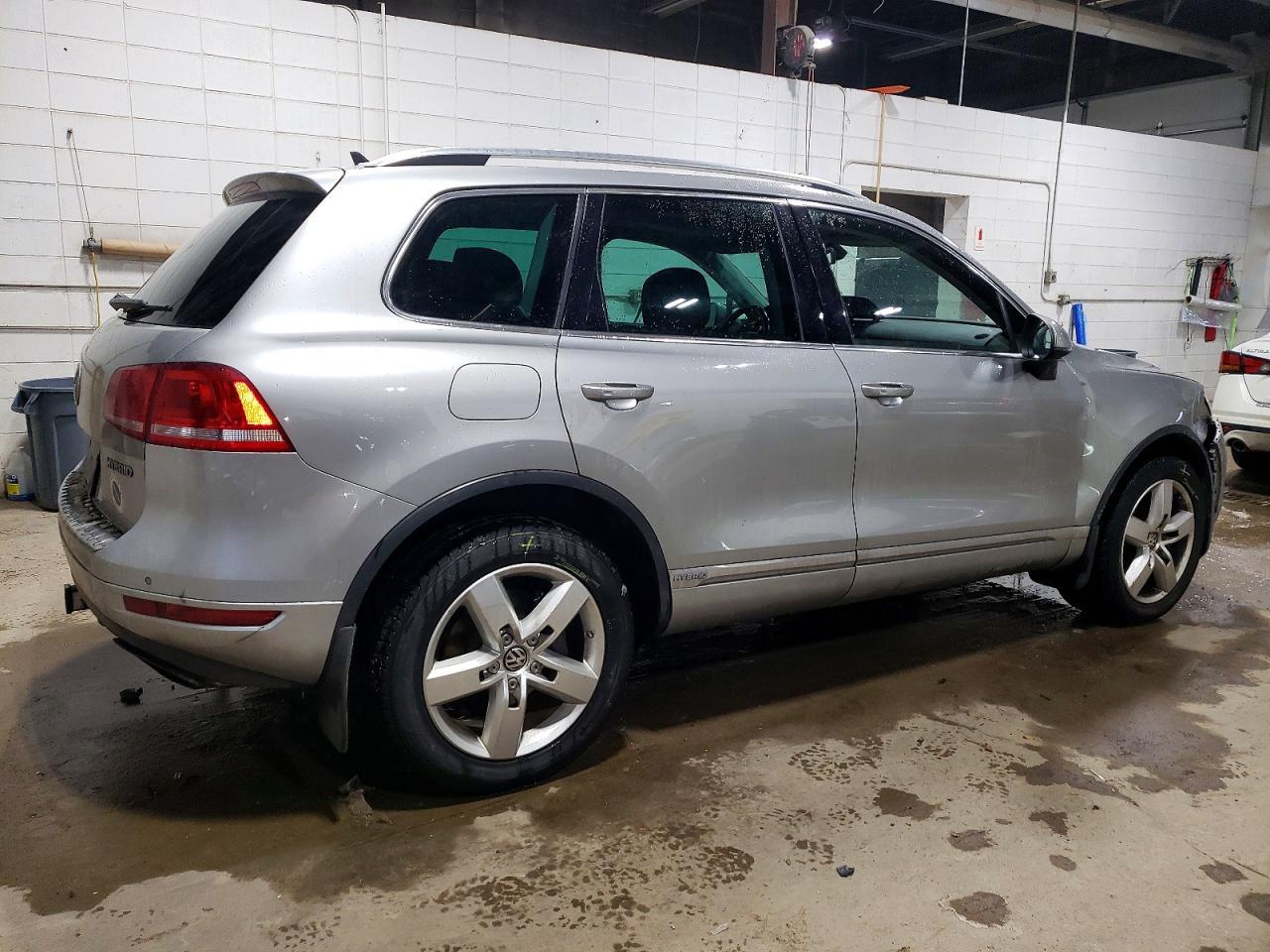2012 Volkswagen Touareg Hybrid