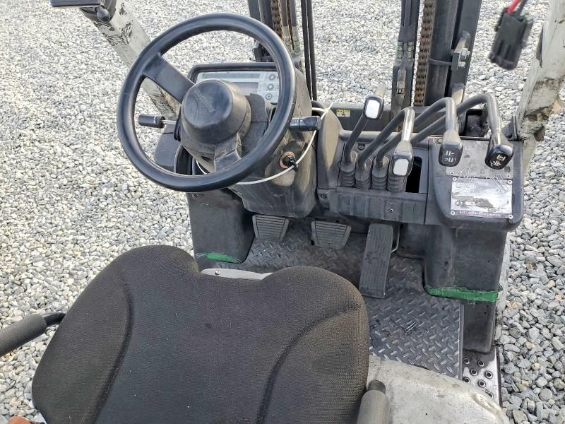 2013 Nissan Forklift