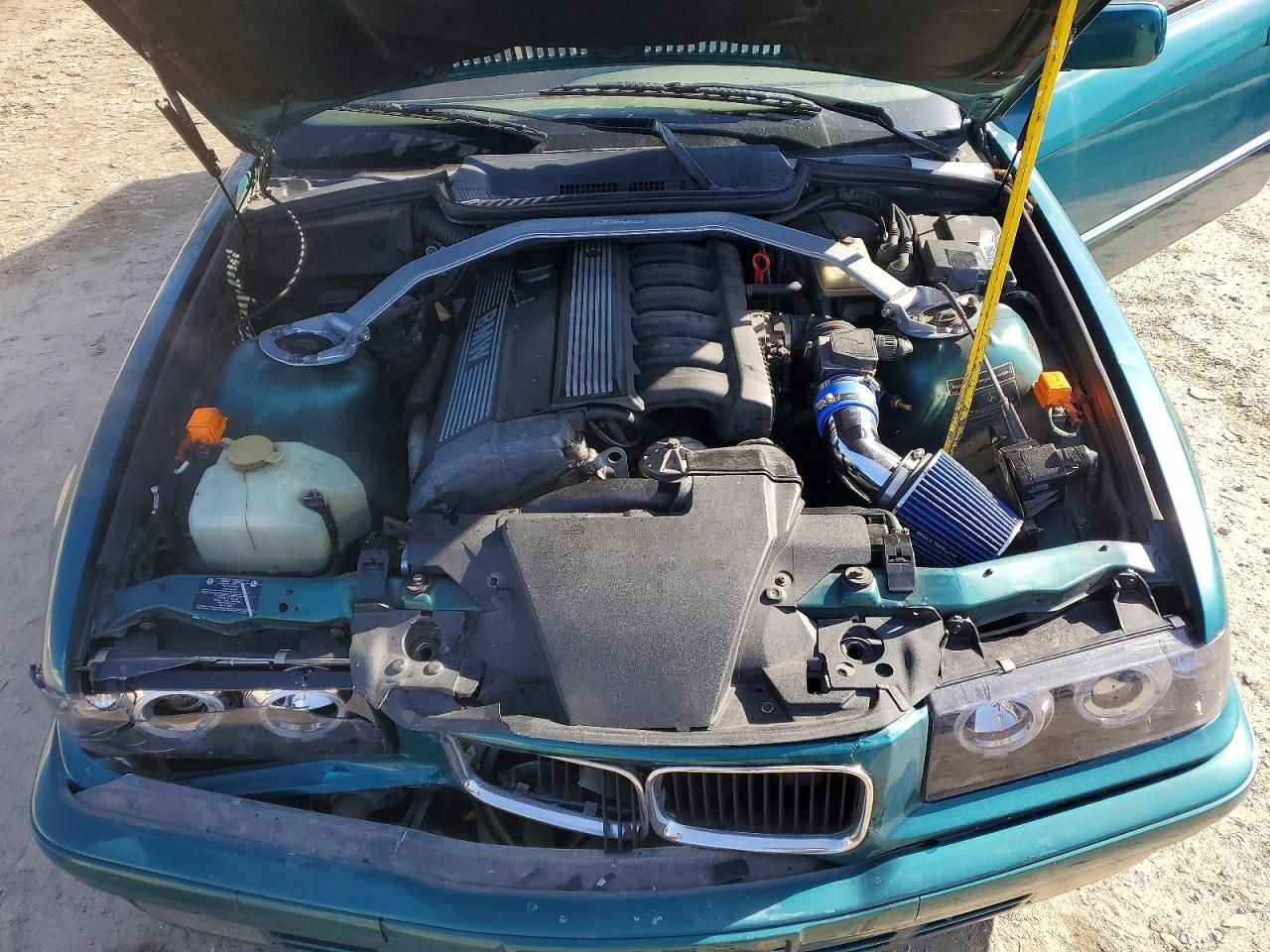 1992 BMW 325 is Automatic